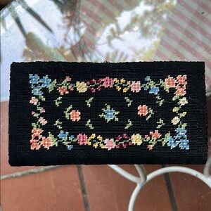 Vintage Floral Embroidered Black Clutch Wallet